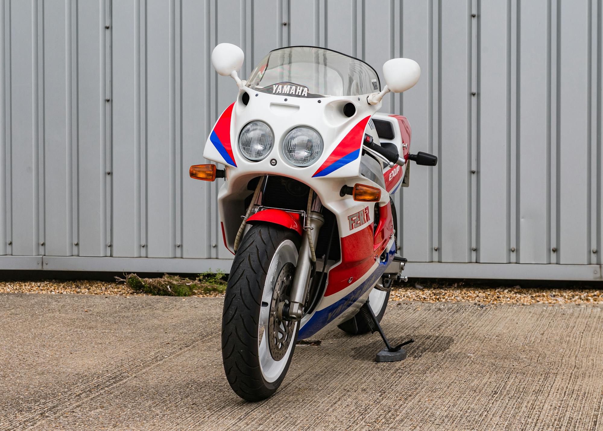 1989 YAMAHA FZR750R OW01 844 KM for sale by auction in Hoddesdon